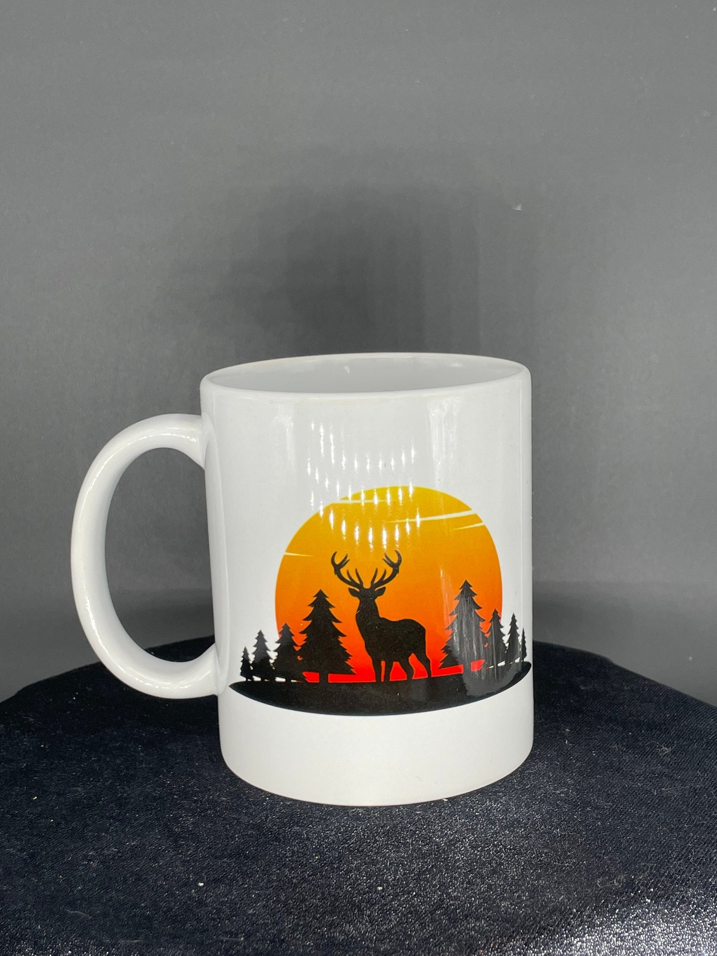 Hirsch im Wald bei Sonnenuntergang Kaffeetasse Jagd Tasse mit Geweih - individuell mit Namen oder Botschaft personalisierbar