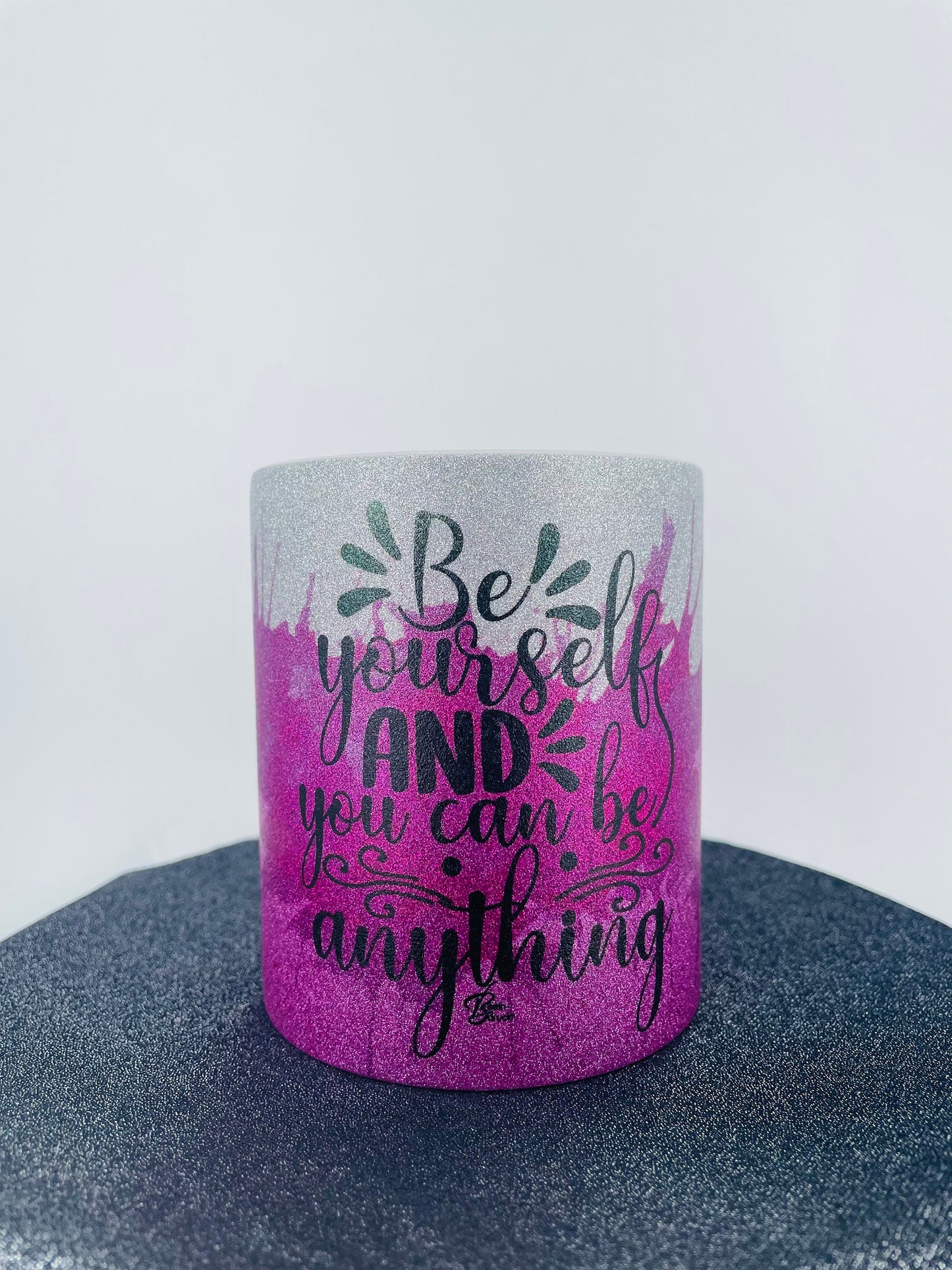 Motivations - Tasse - Be yourself and you can be anything individualisierbar mit Namen oder Botschaft personalisiert Keramik Tasse Spruch