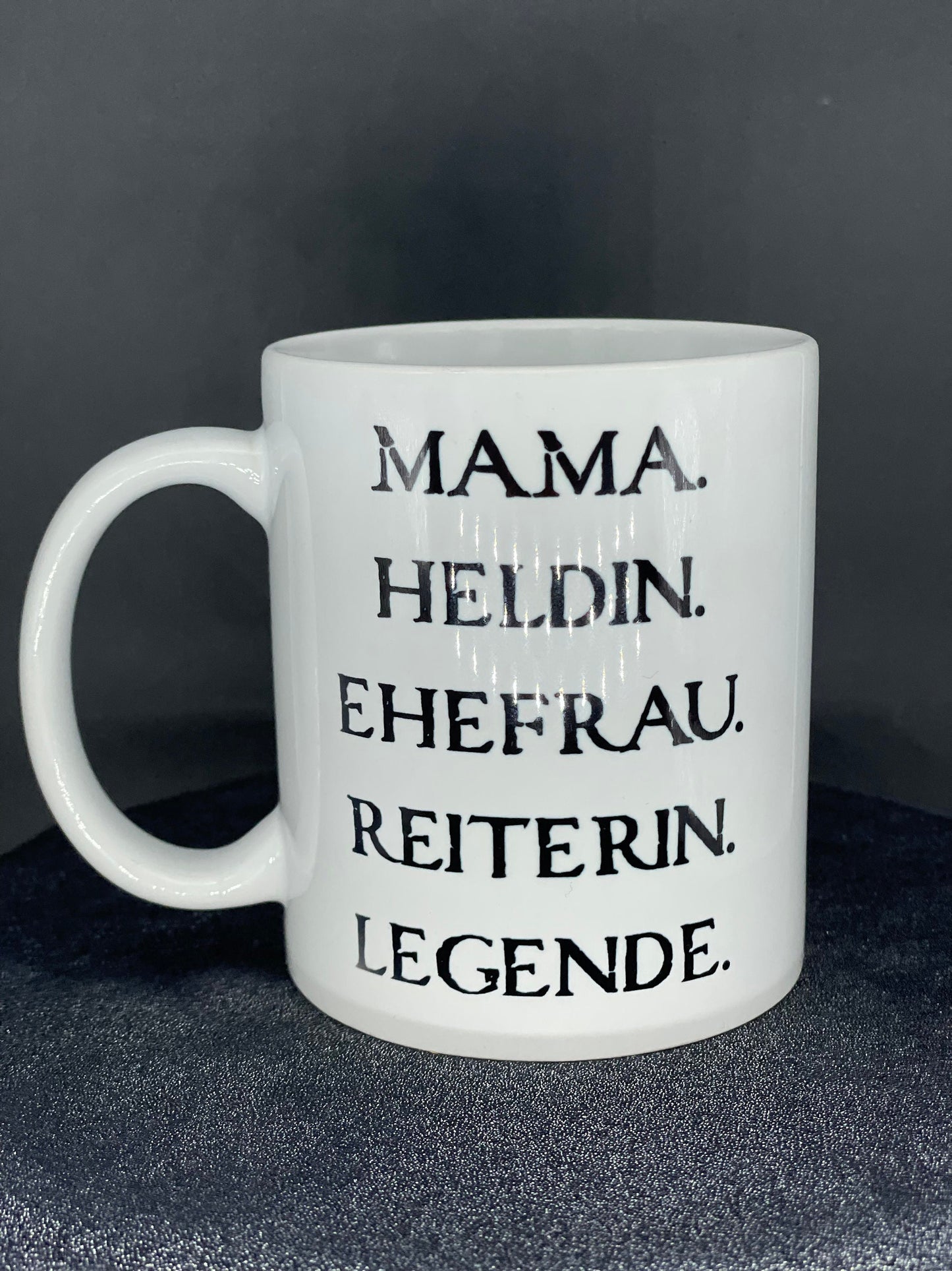 Kaffeetasse Pferd - Mama Heldin Ehefrau Reiterin Legende - individualisierbar mit Namen - reiten Pferd Reiter Reitsport personalisiert