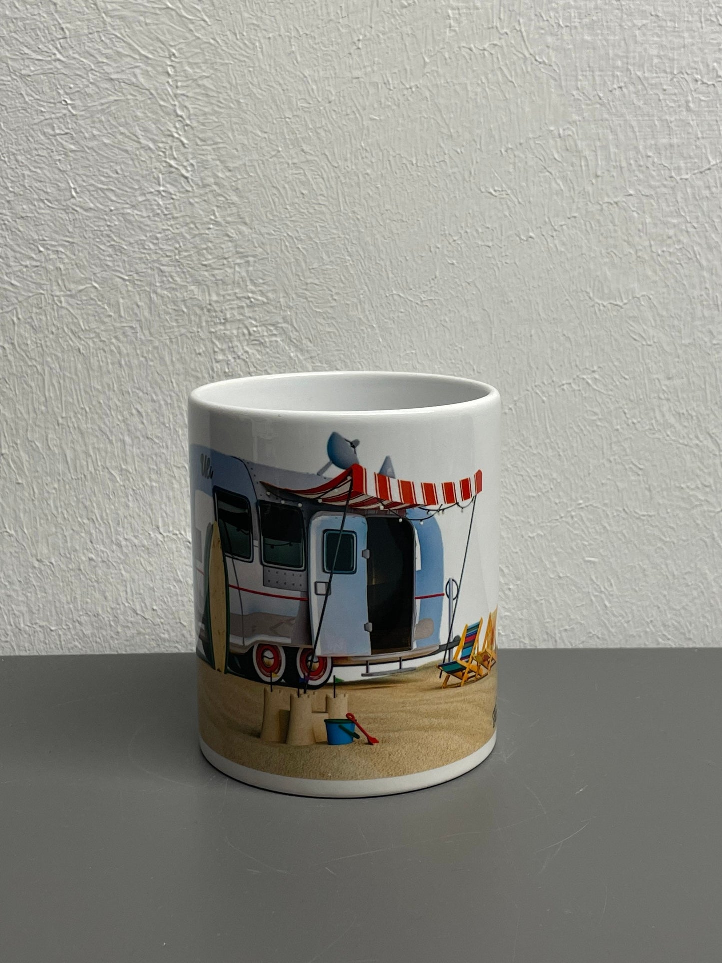 Camping Kaffeetasse amerikanischer Wohnwagen am Strand Caravan Camper - individuell mit Namen oder Botschaft personalisierbar